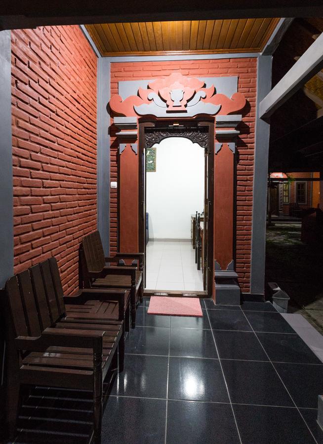 Hotel Lestari Гилиманук Екстериор снимка