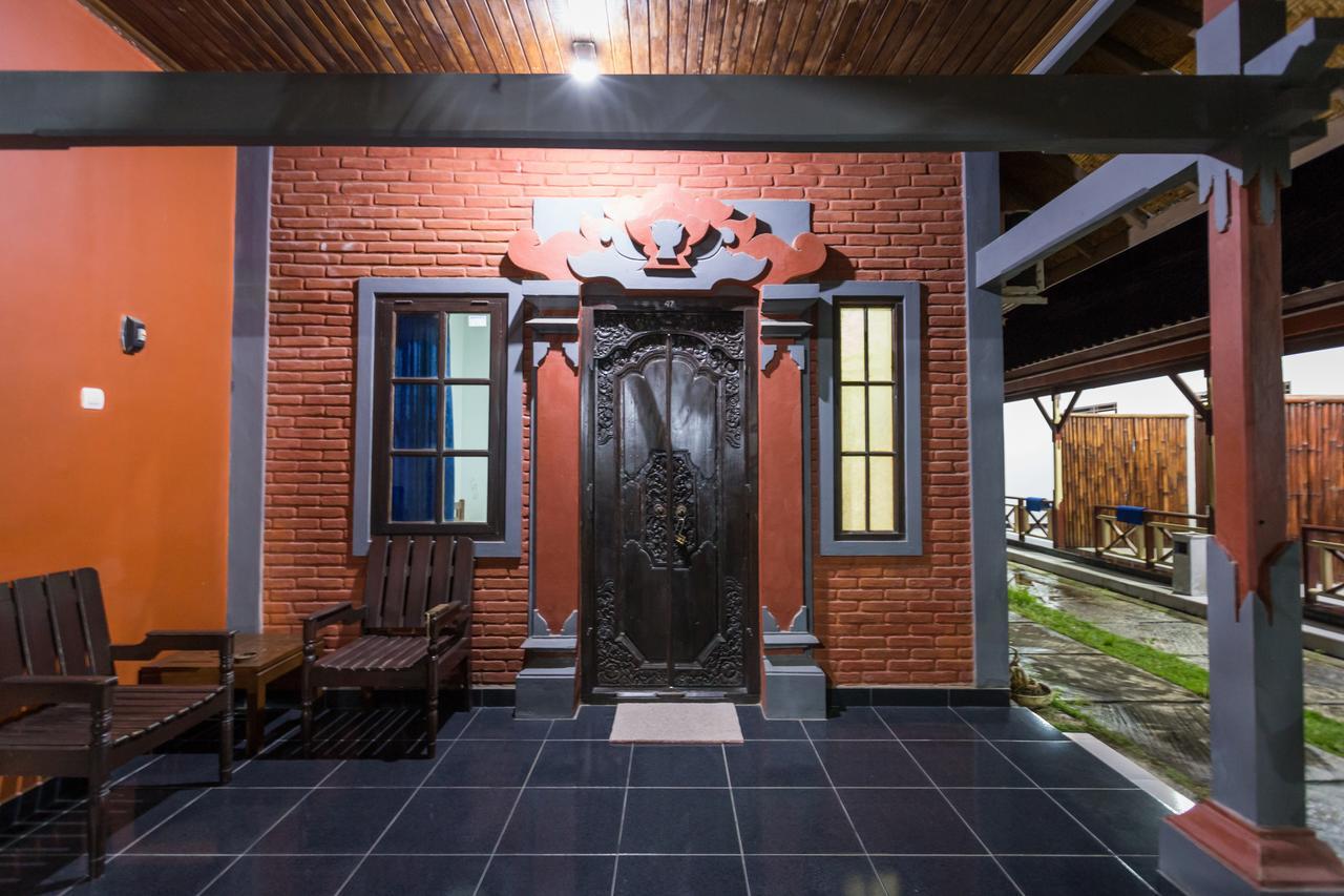 Hotel Lestari Гилиманук Екстериор снимка